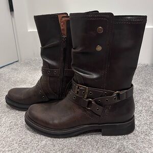 Like new! Brown Leather Mid-Calf Boots with Buckle Detail